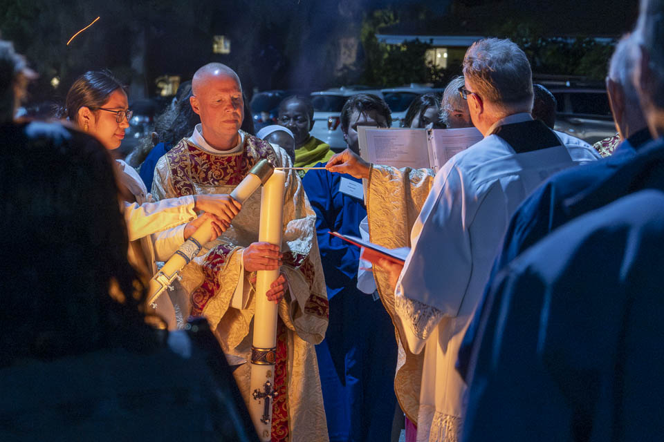 2026-StMary-EasterVigil (27 of 215).jpg